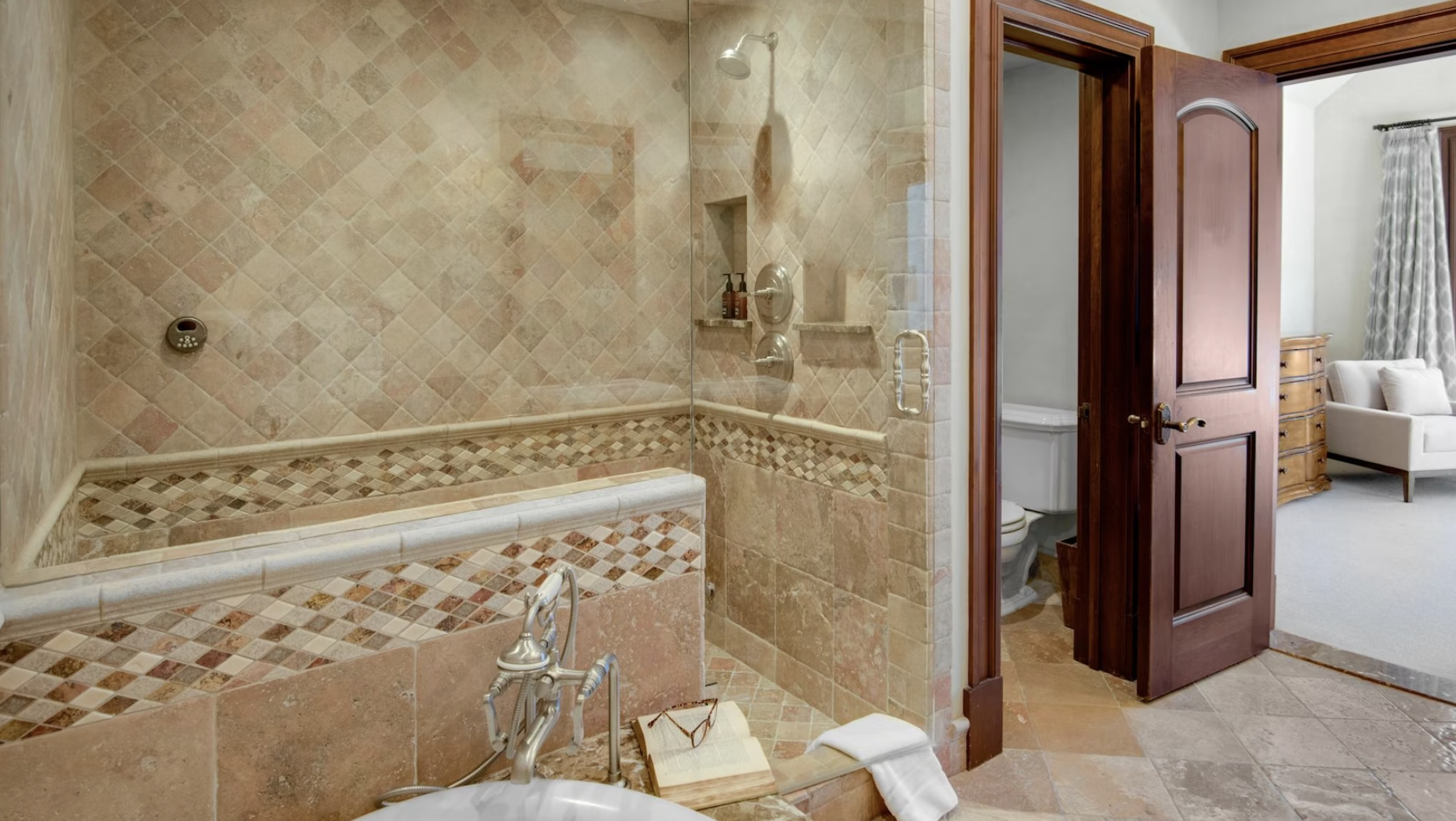 Village Walk Place - Image 23